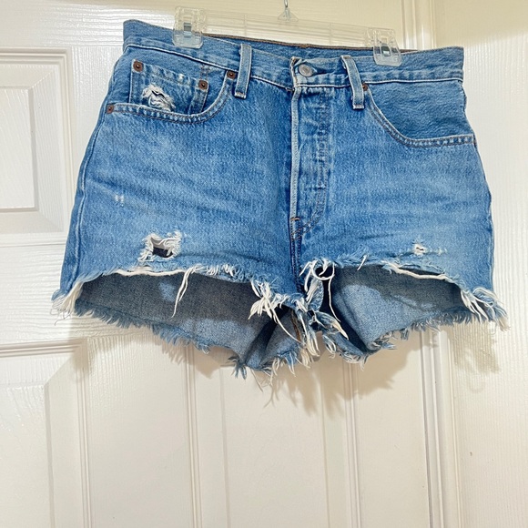 LEVI'S 501‎ High Rise Shorts Womens Size 26 Cutoff Denim Blue Distressed Cotton - Picture 3 of 10